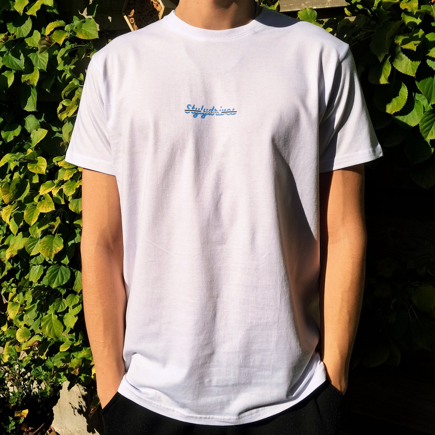 Neon Blue 6 | T-Shirt | Wit