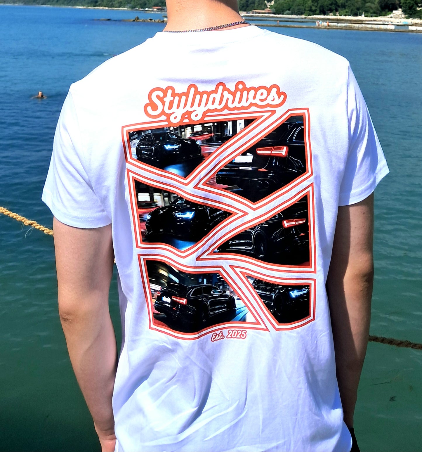 Neon Red 6 | T-Shirt | Wit