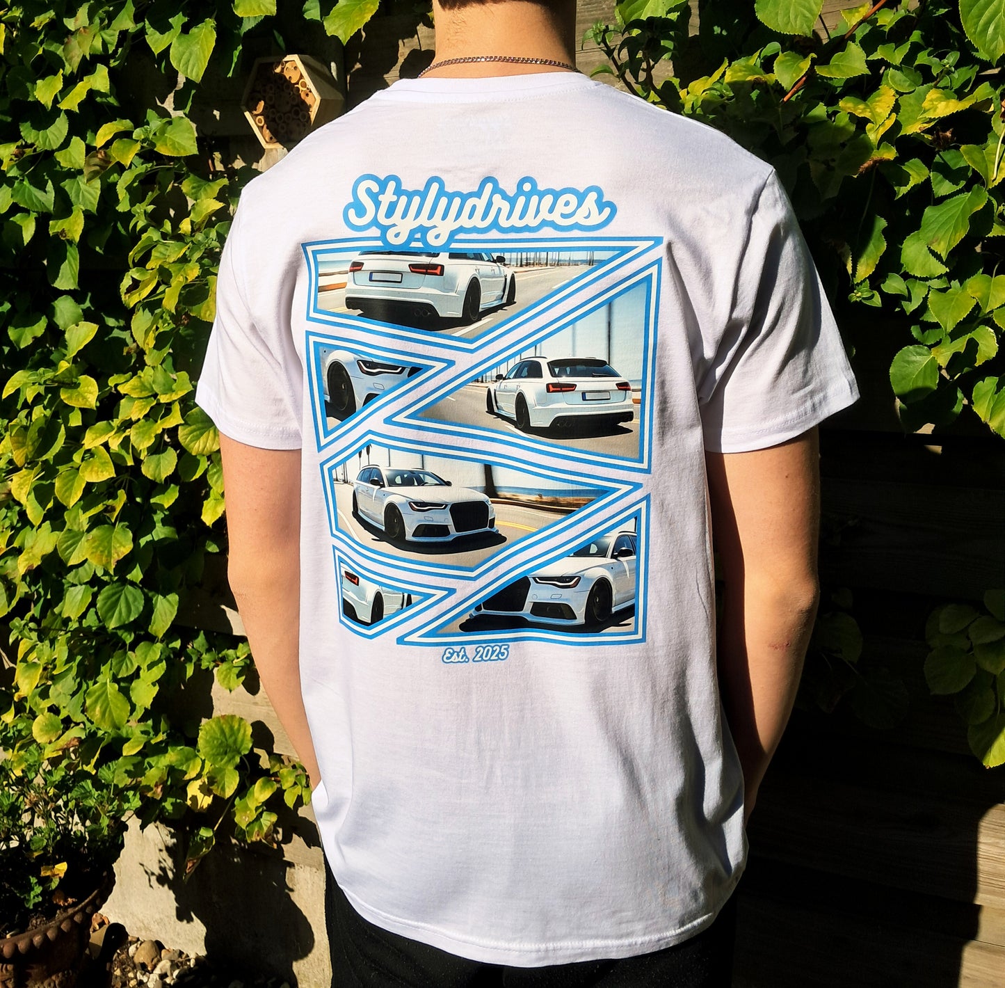 Neon Blue 6 | T-Shirt | Wit