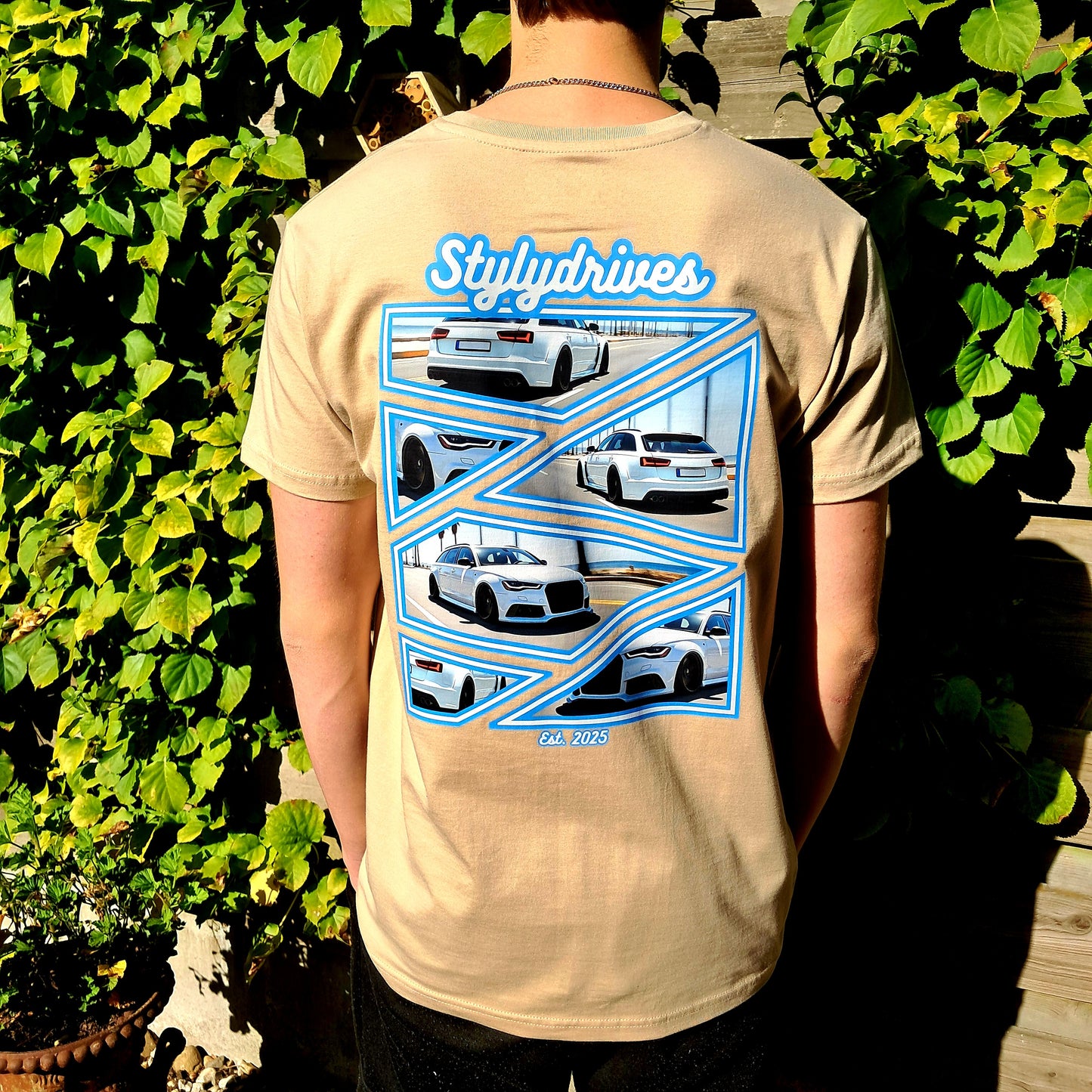 Neon Blue 6 | T-Shirt | Beige